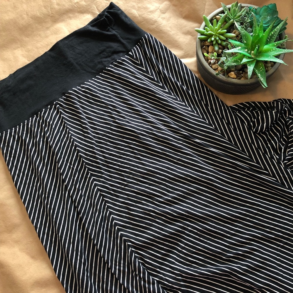 Gap Black and White Stripped Maxi Skirt